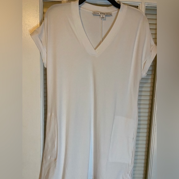 White V Neck Tee Shirt Dress with Pockets size Small - Picture 5 of 13